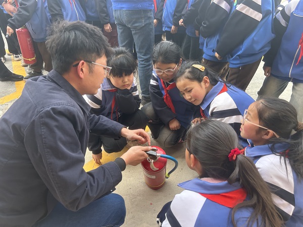 291743212636206626.jpg 3.27 党建引领聚协力 校企共筑节水梦 附图4.jpg